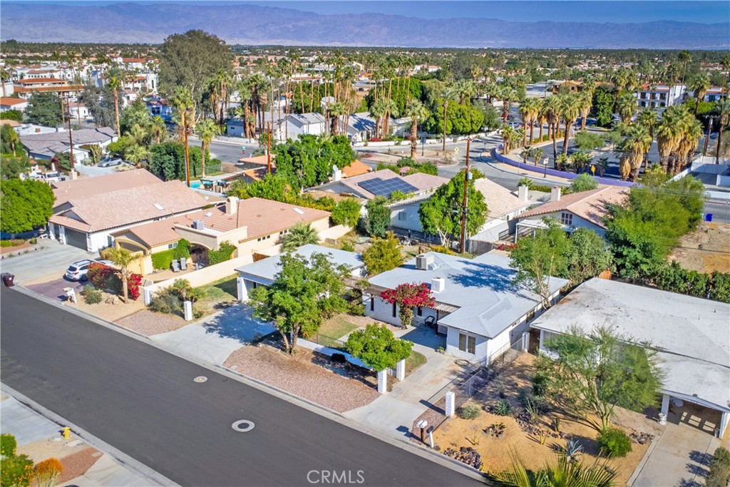 51592 Avenida Navarro