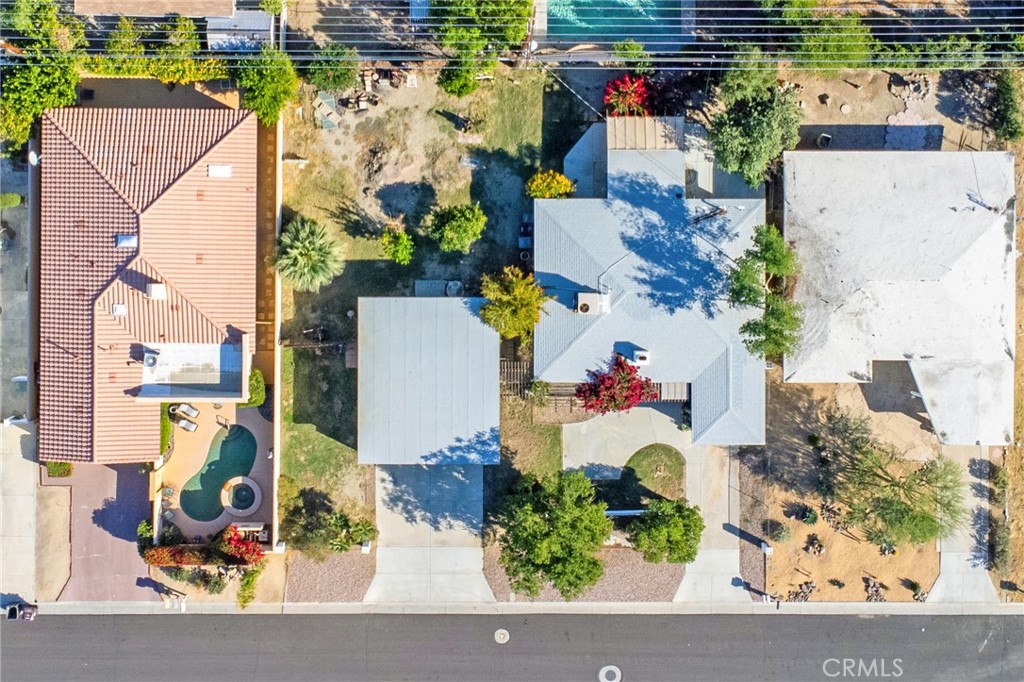 51592 Avenida Navarro