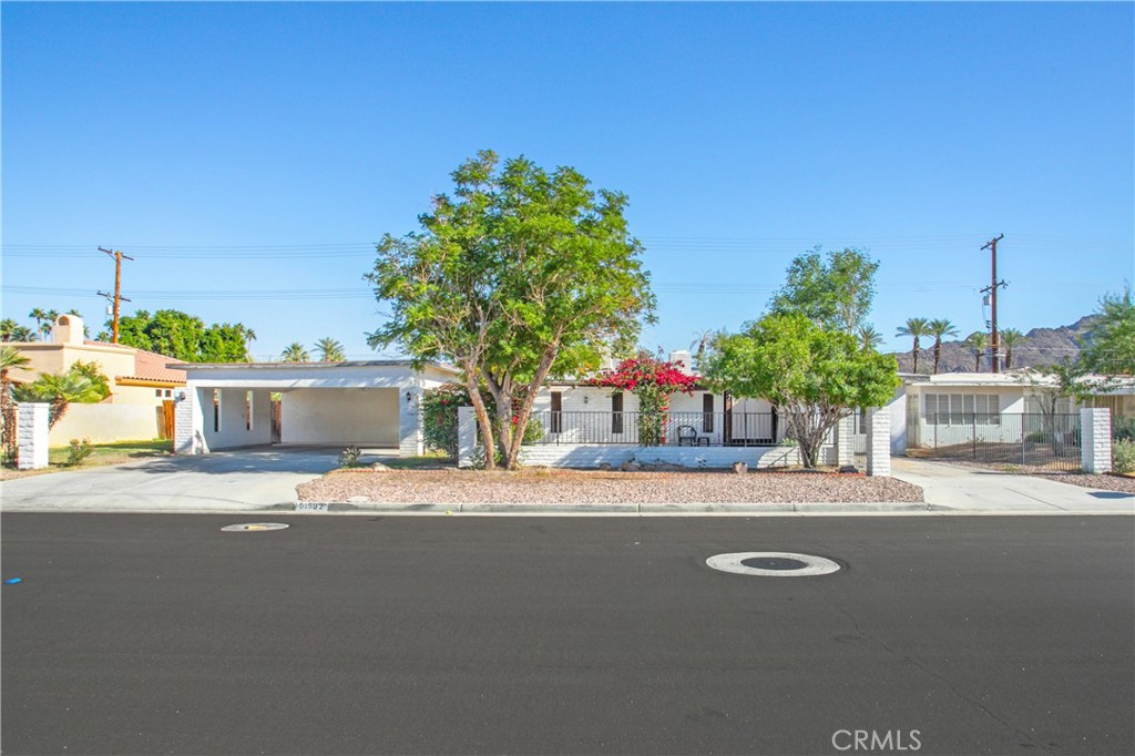 51592 Avenida Navarro