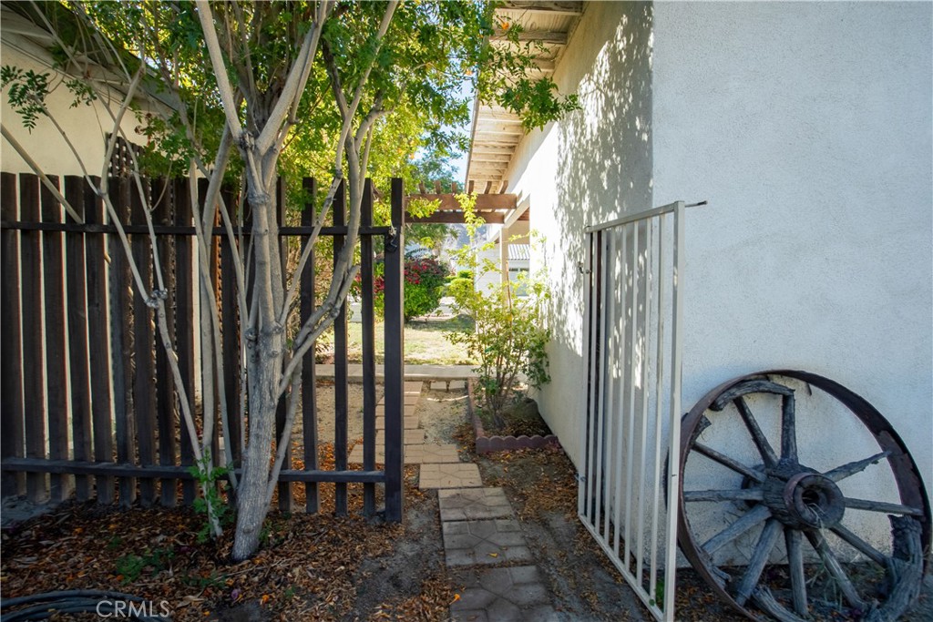 51592 Avenida Navarro