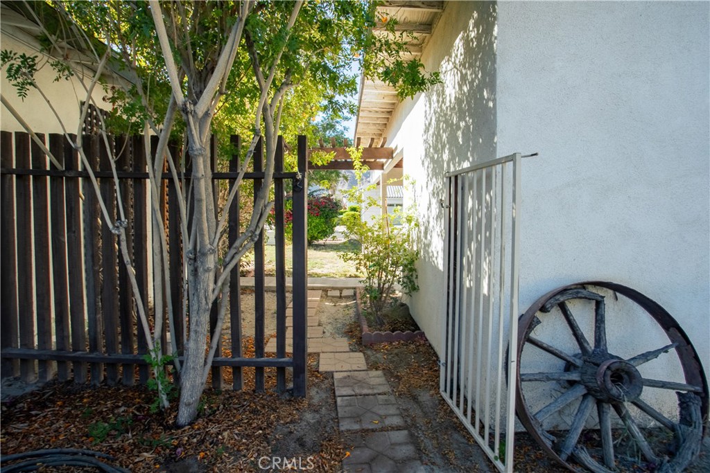 51592 Avenida Navarro