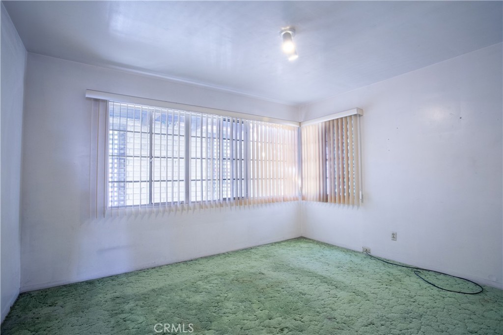 51592 Avenida Navarro