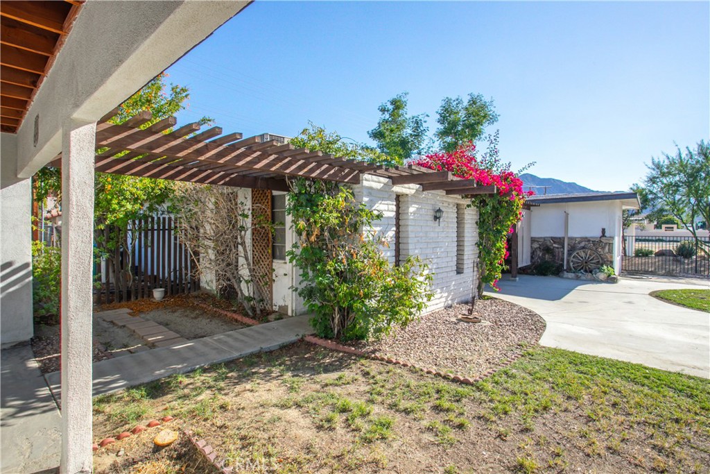 51592 Avenida Navarro