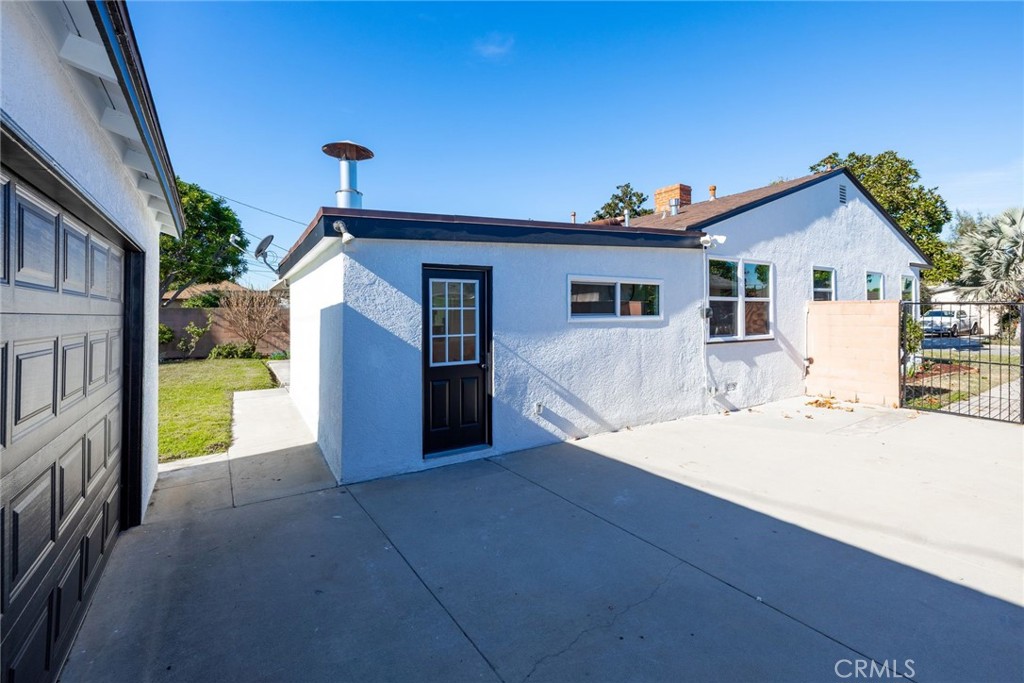 5862 E Scrivener Street