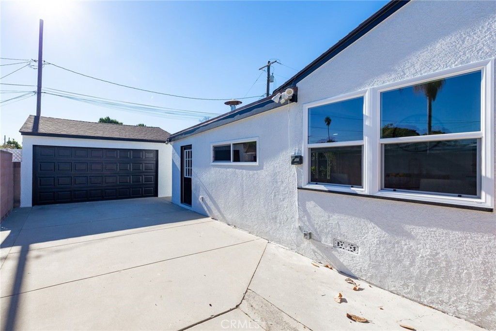 5862 E Scrivener Street