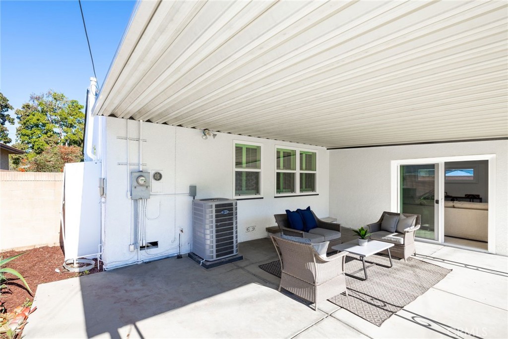 5862 E Scrivener Street