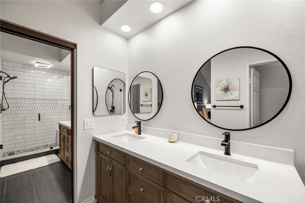 1053 S Daybreak Court