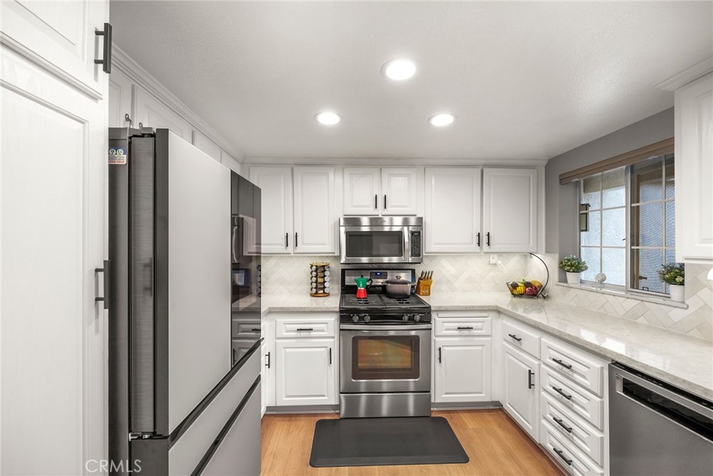 1053 S Daybreak Court