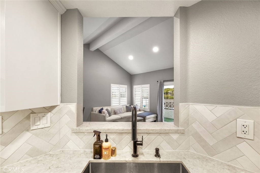 1053 S Daybreak Court