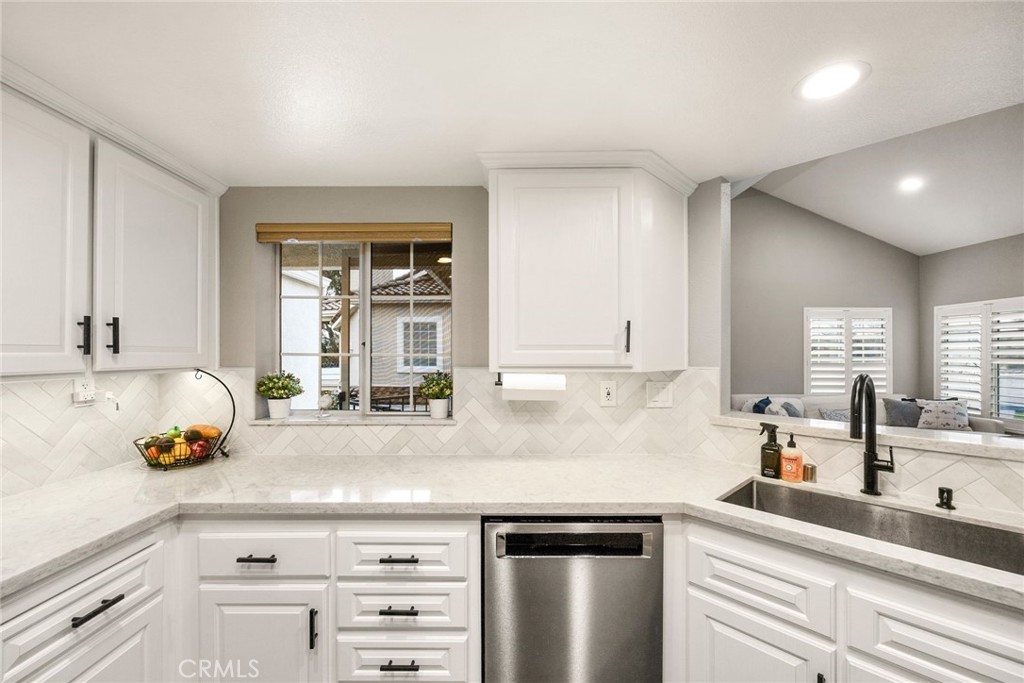 1053 S Daybreak Court