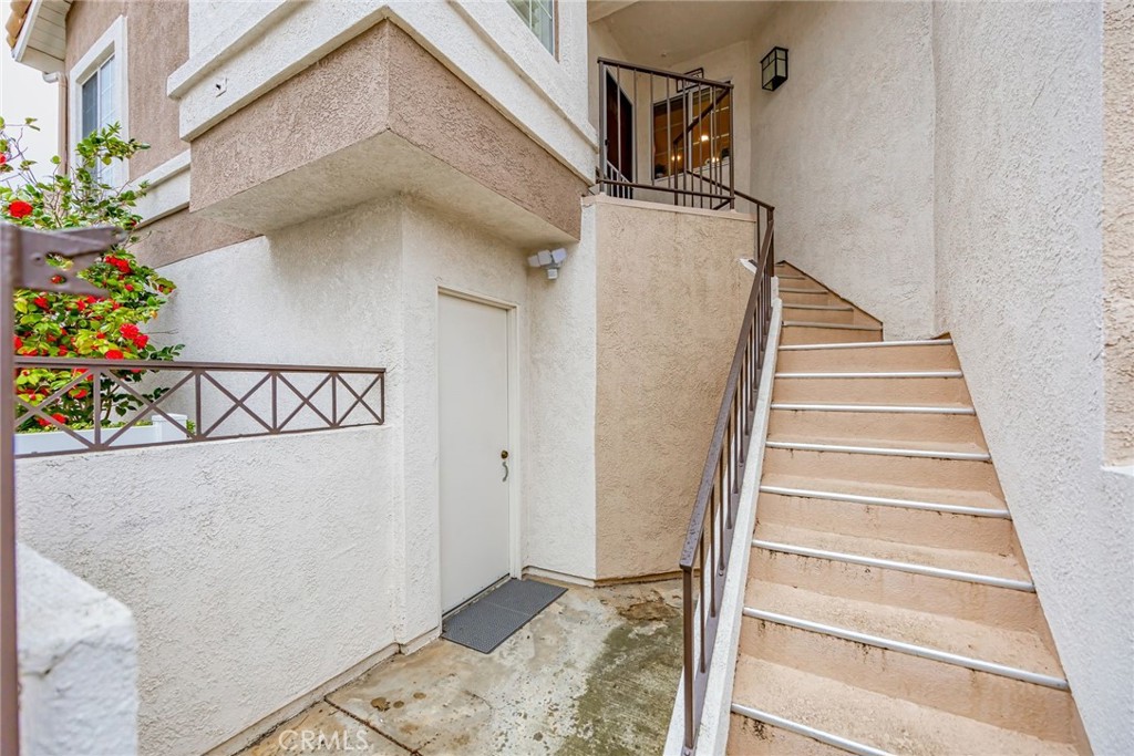 1053 S Daybreak Court