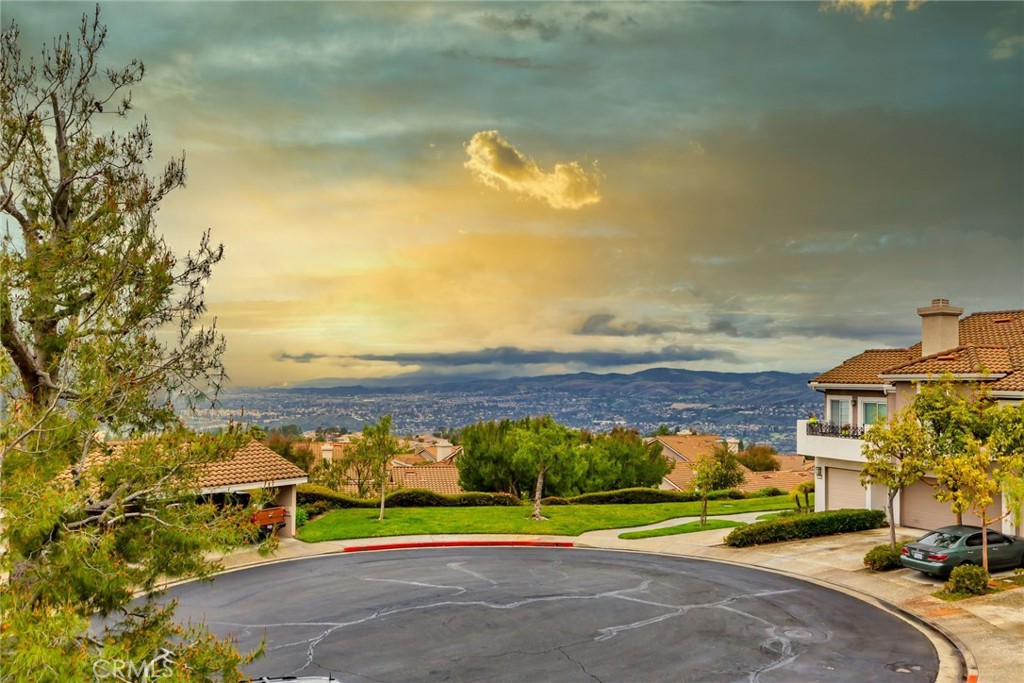 1053 S Daybreak Court