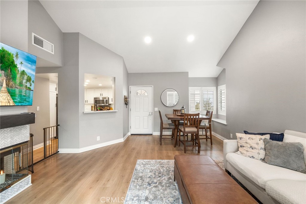 1053 S Daybreak Court