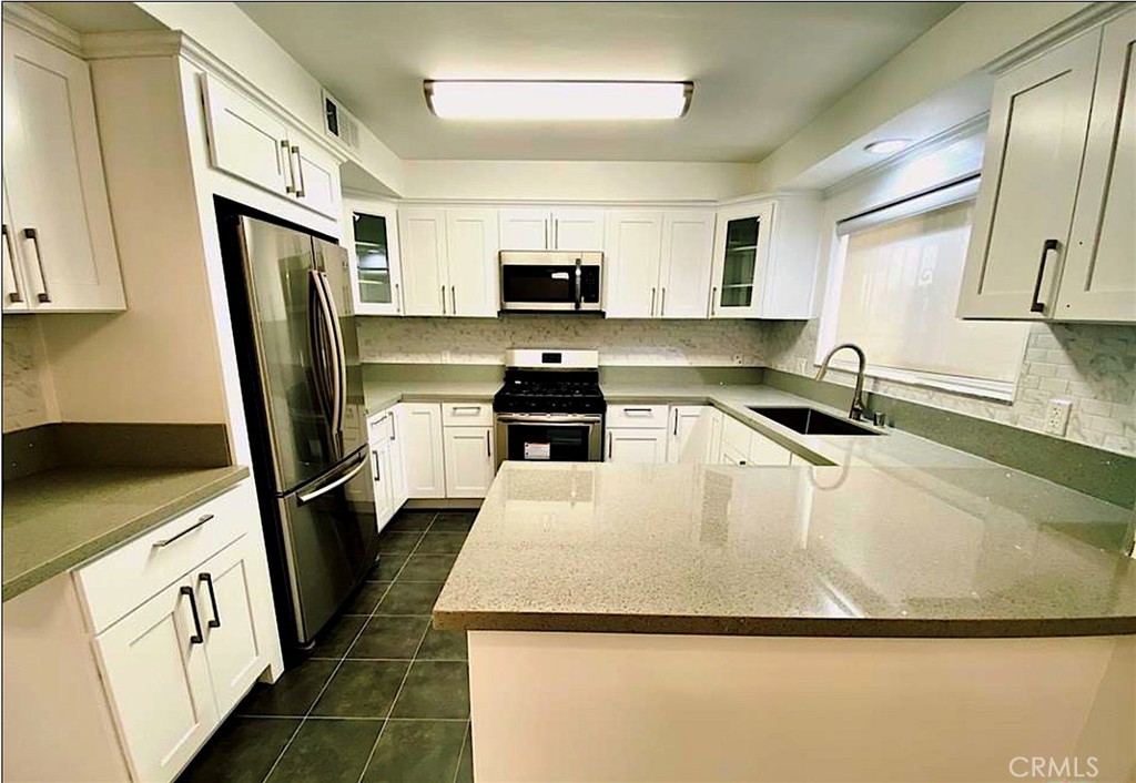 408 N Palm Drive 102