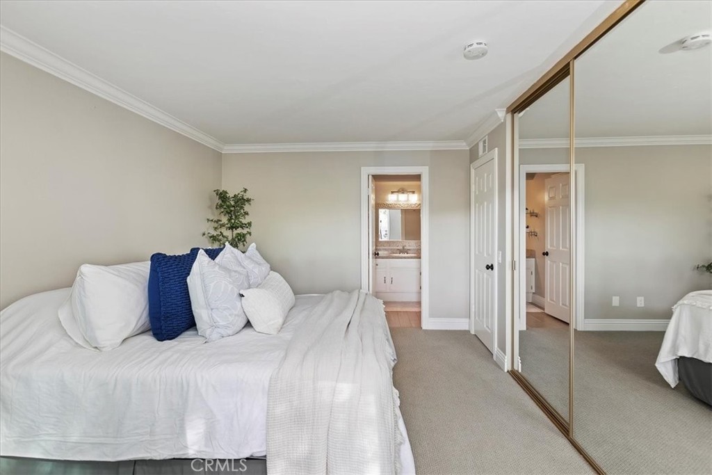 22135 Caminito Laureles 110