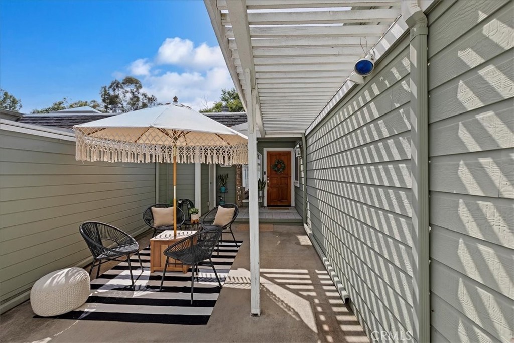 22135 Caminito Laureles 110