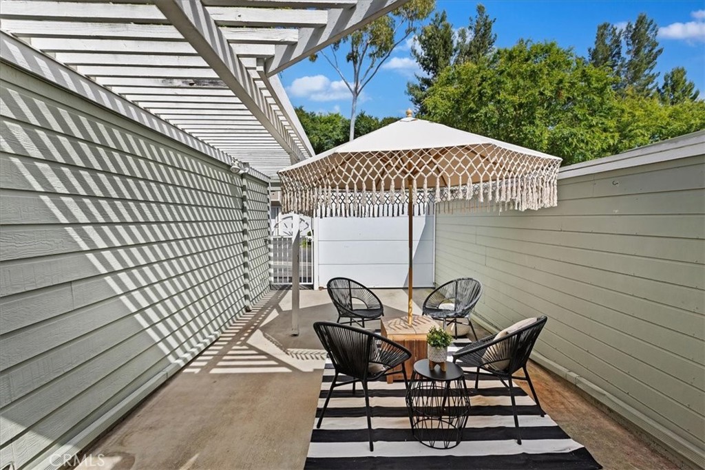 22135 Caminito Laureles 110