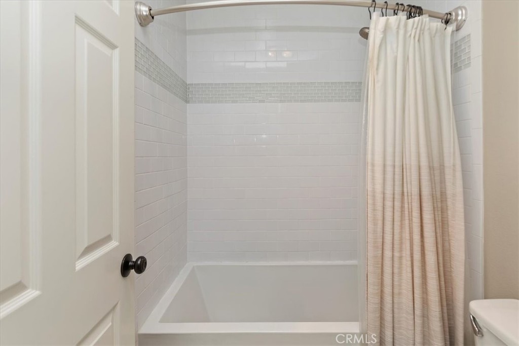 22135 Caminito Laureles 110