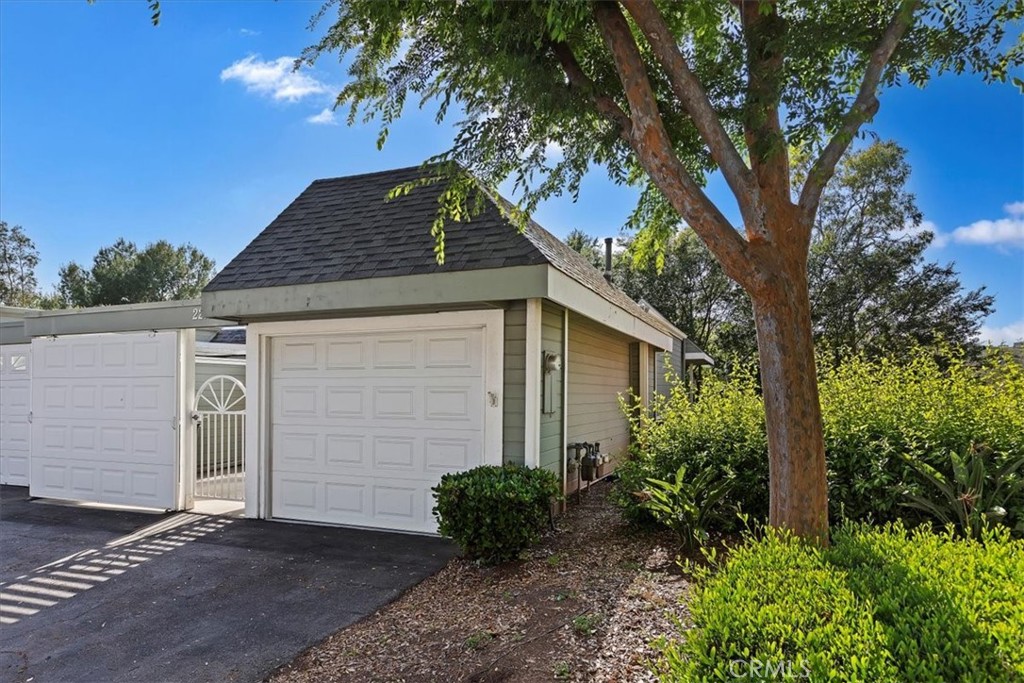 22135 Caminito Laureles 110