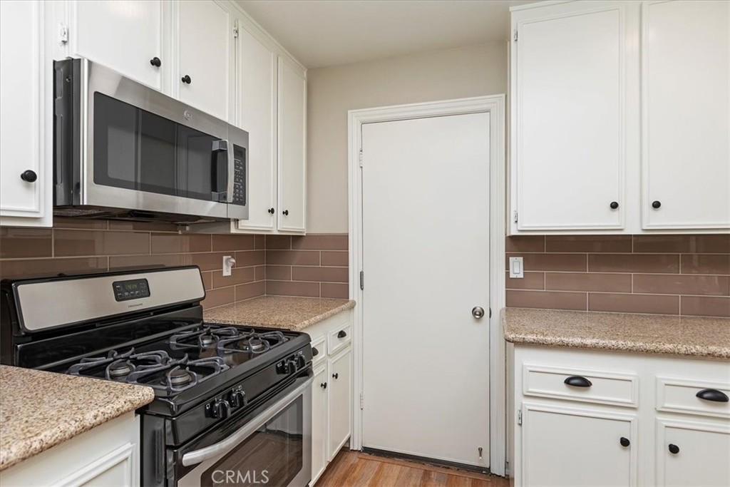 22135 Caminito Laureles 110