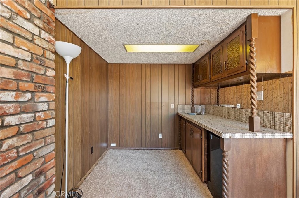 17504 Krameria Avenue