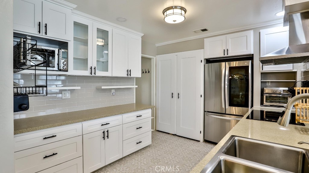 17016 Alfred Avenue