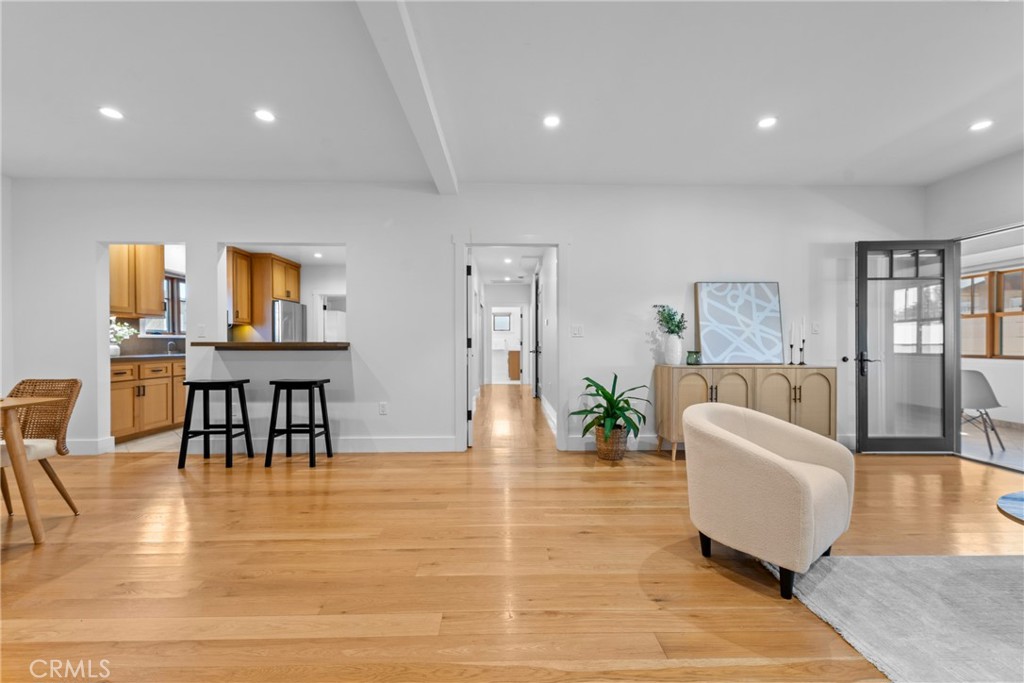 1952 Hillcrest Drive