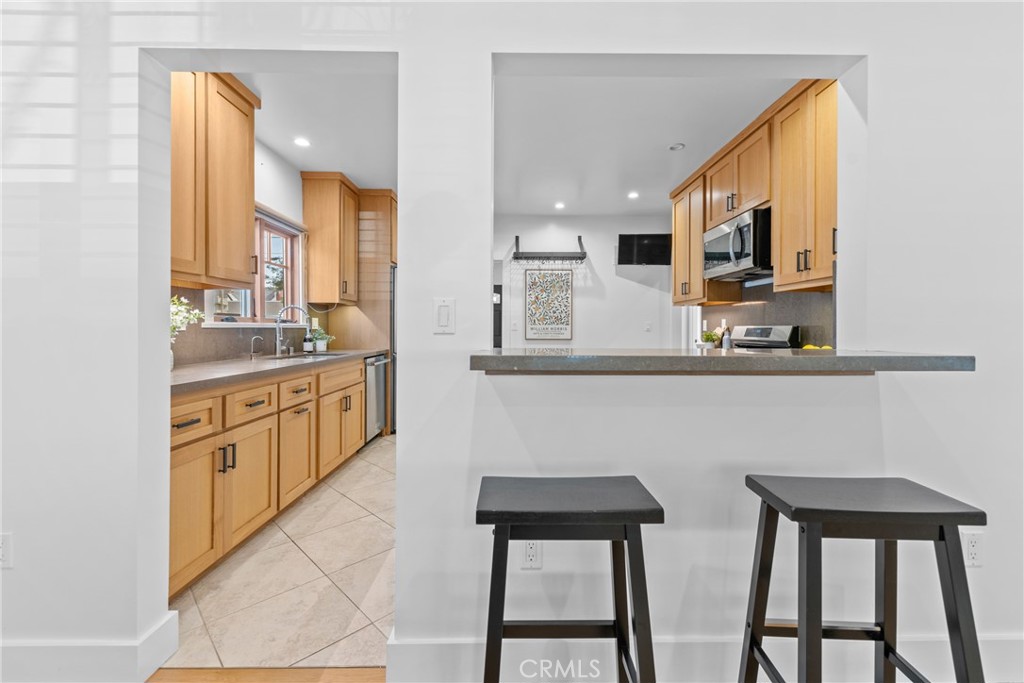 1952 Hillcrest Drive