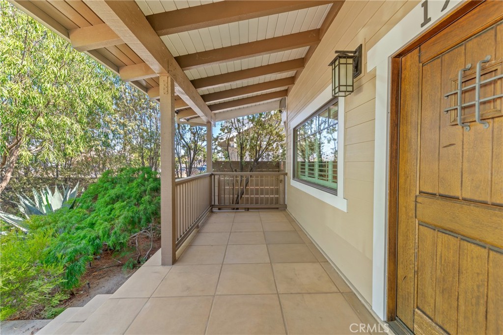 1952 Hillcrest Drive