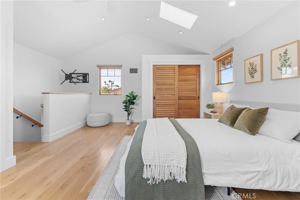 1952 Hillcrest Drive