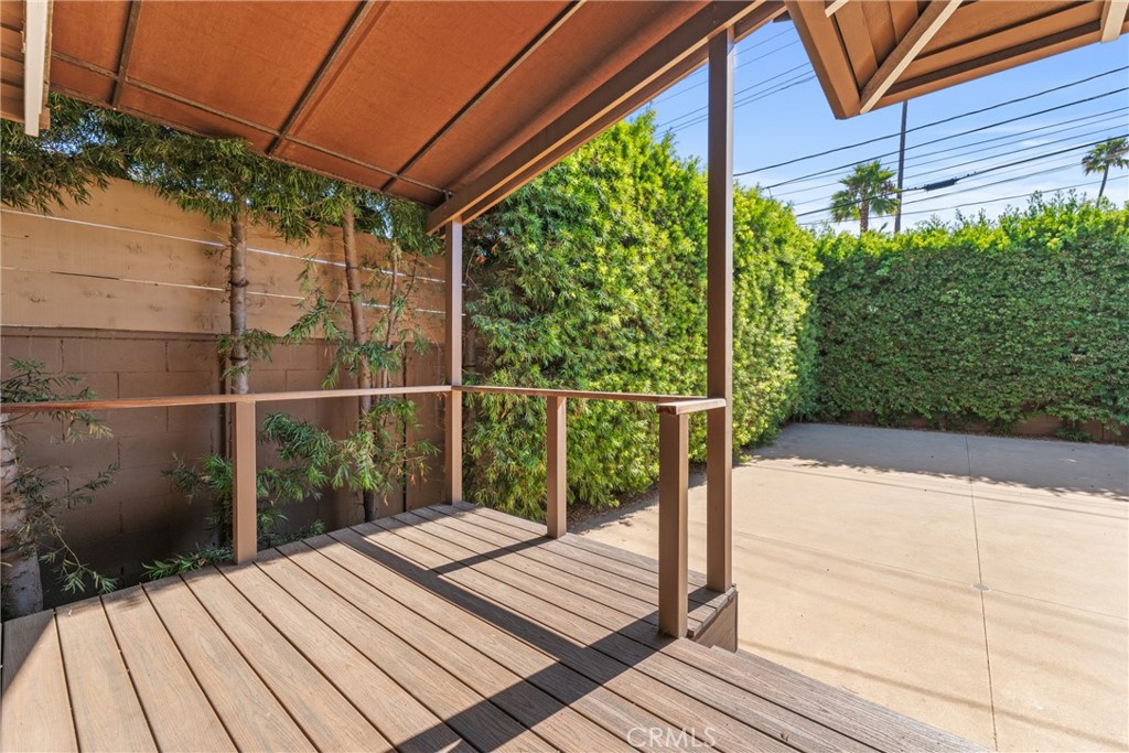 1952 Hillcrest Drive