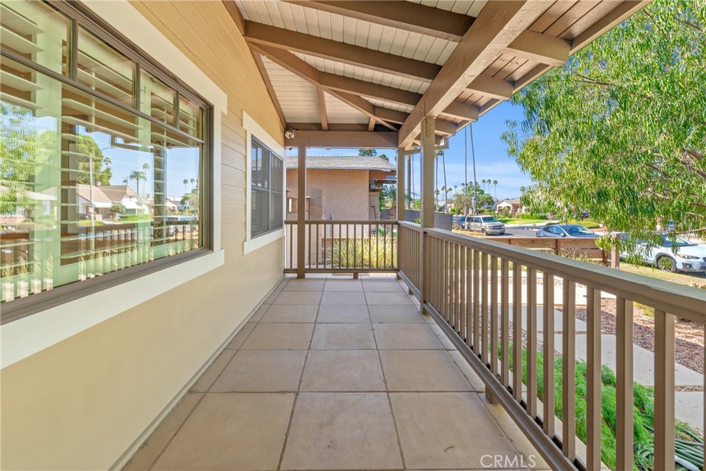 1952 Hillcrest Drive