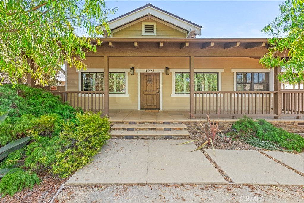 1952 Hillcrest Drive