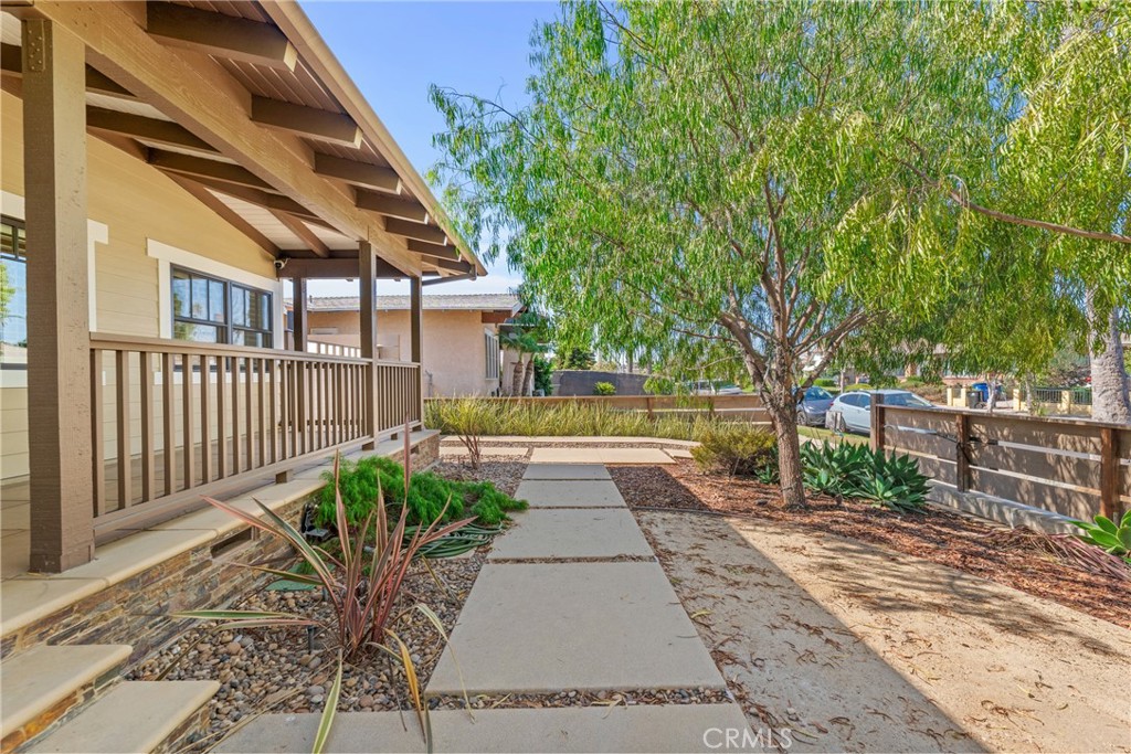 1952 Hillcrest Drive