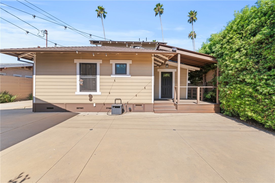 1952 Hillcrest Drive