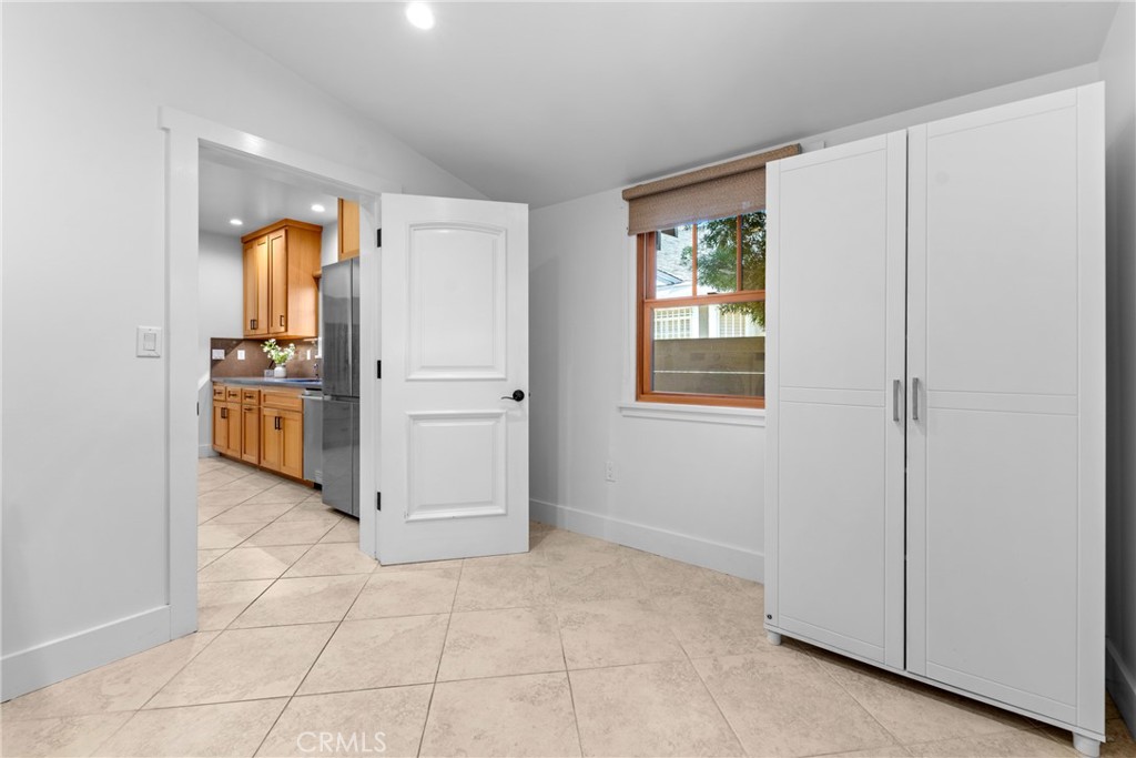 1952 Hillcrest Drive