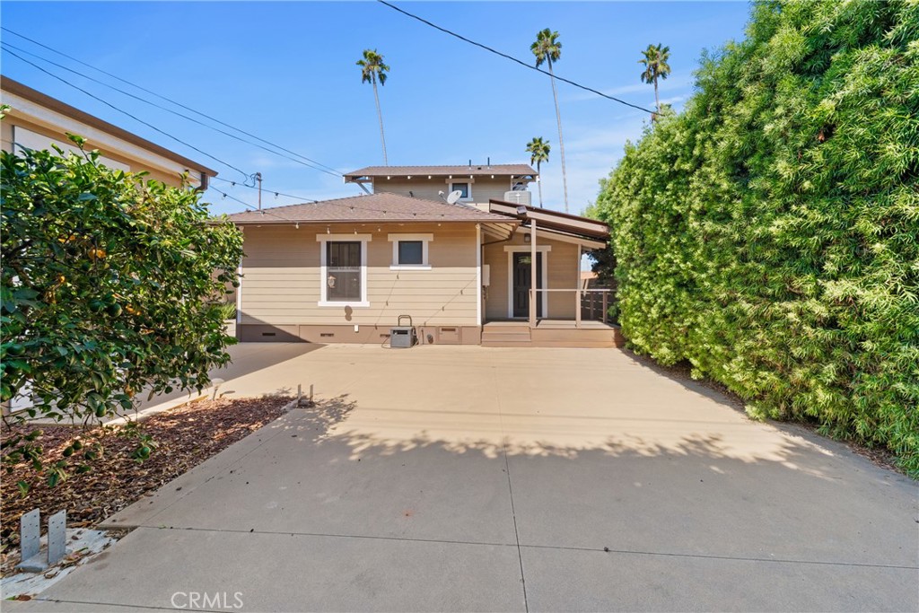 1952 Hillcrest Drive