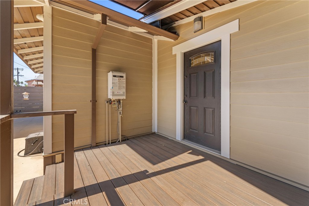 1952 Hillcrest Drive