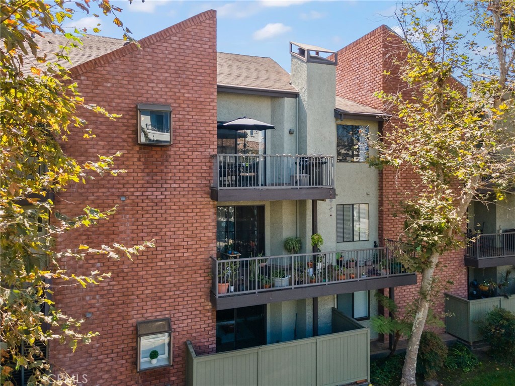 330 Cordova Street 305