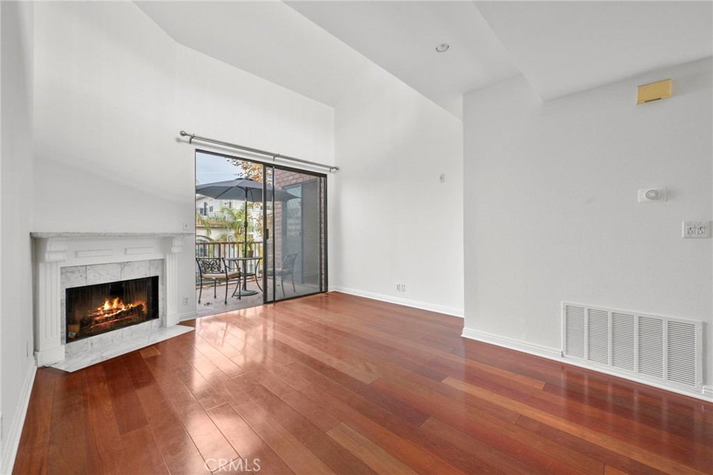 330 Cordova Street 305