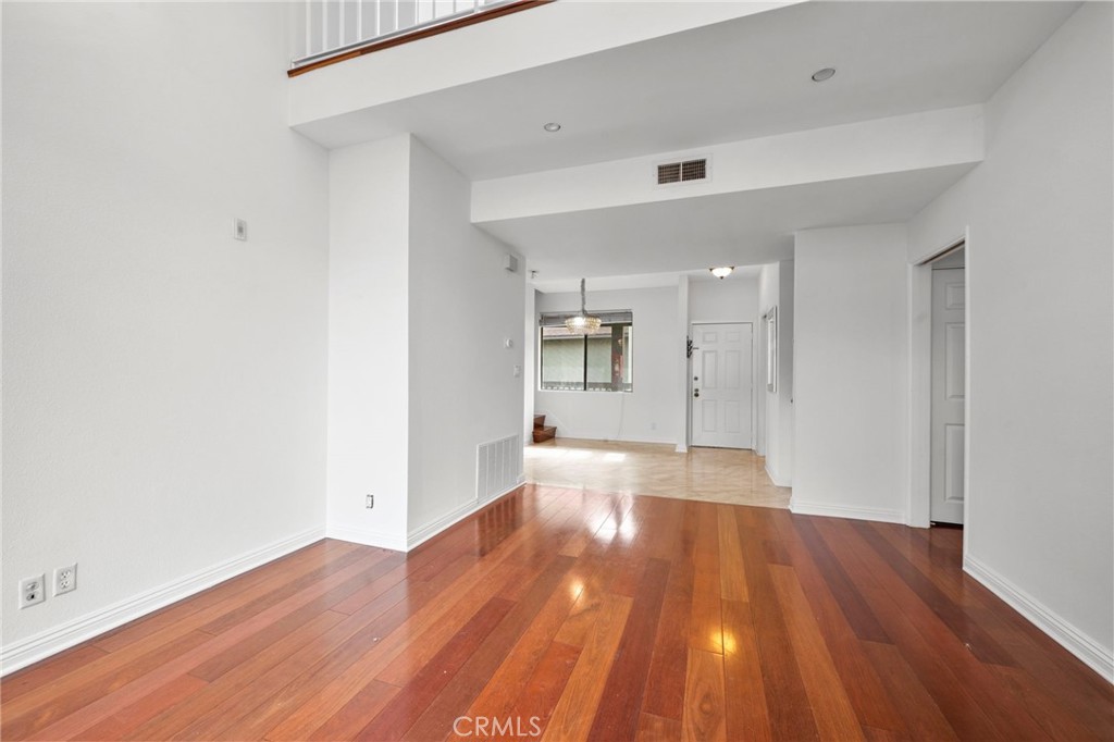 330 Cordova Street 305