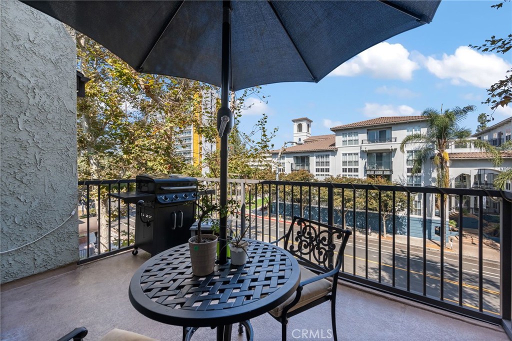 330 Cordova Street 305