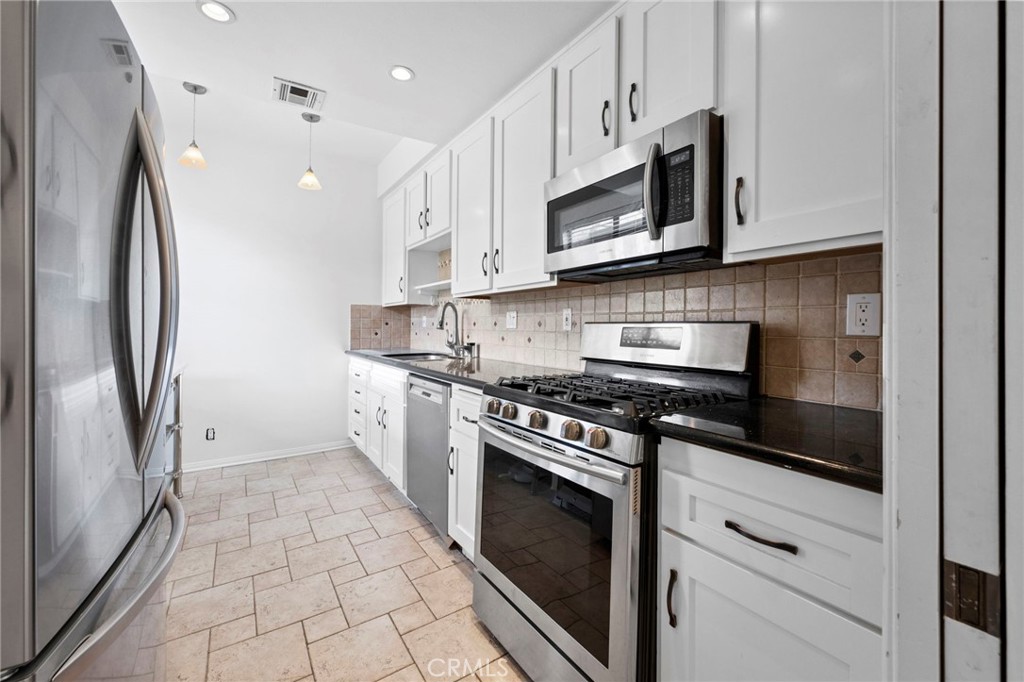 330 Cordova Street 305