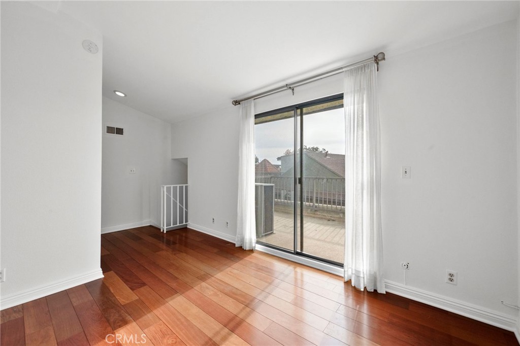 330 Cordova Street 305