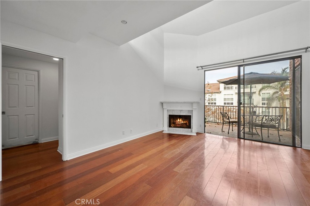 330 Cordova Street 305