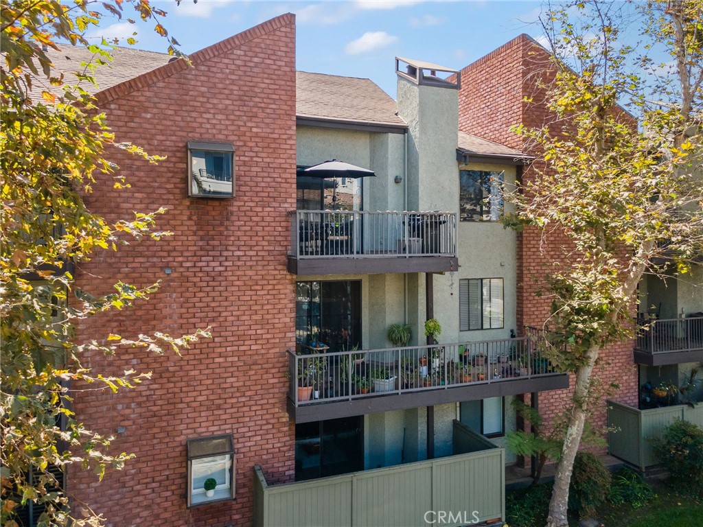 330 Cordova Street 305