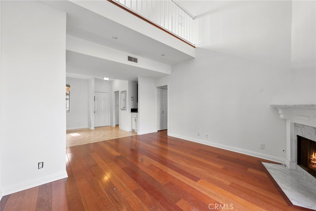 330 Cordova Street 305