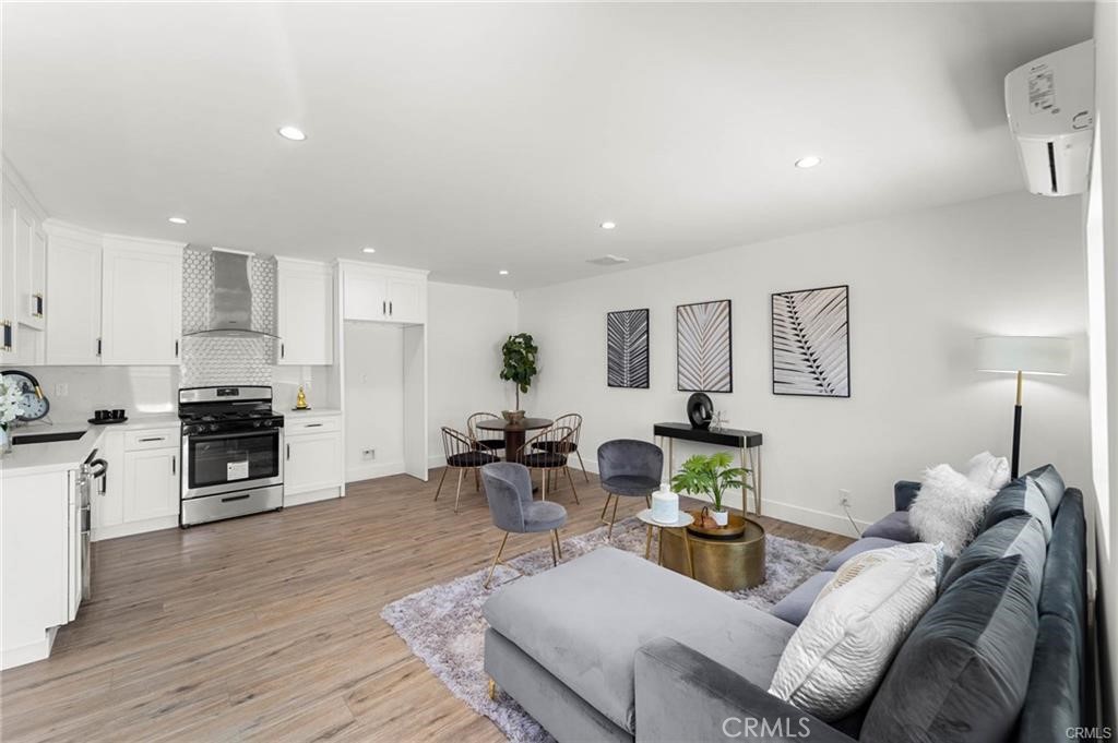 11443 Saticoy Street