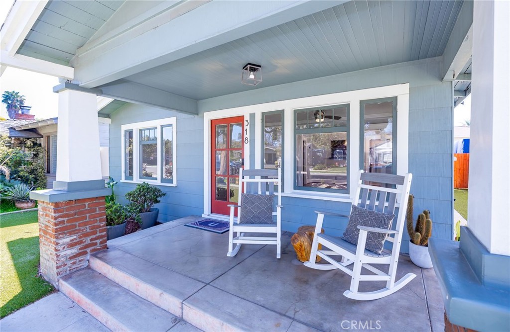 318 W Whiting Avenue