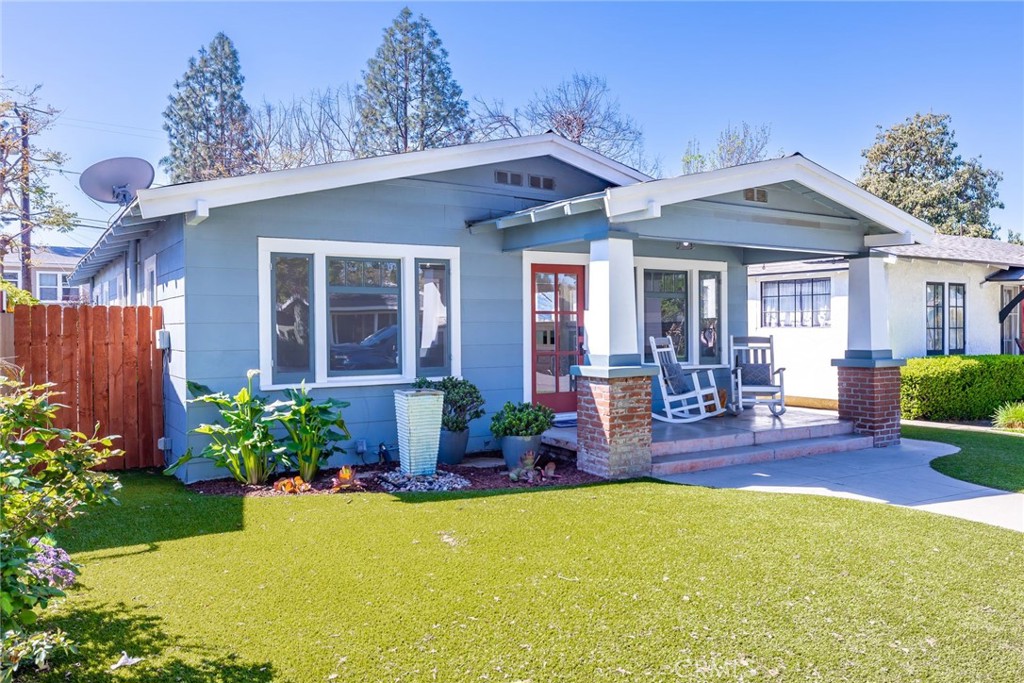 318 W Whiting Avenue